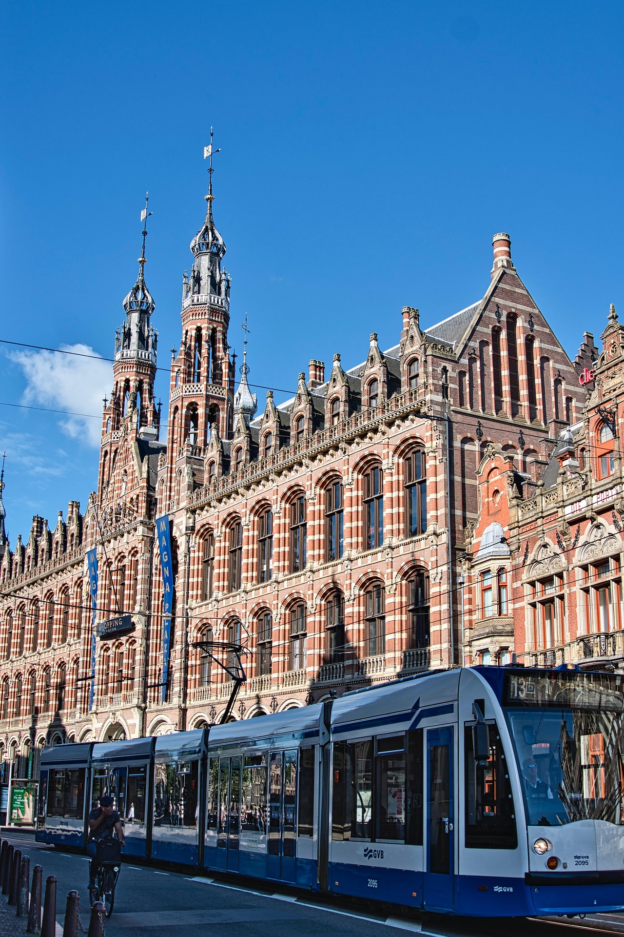 Magna Plaza Amsterdam